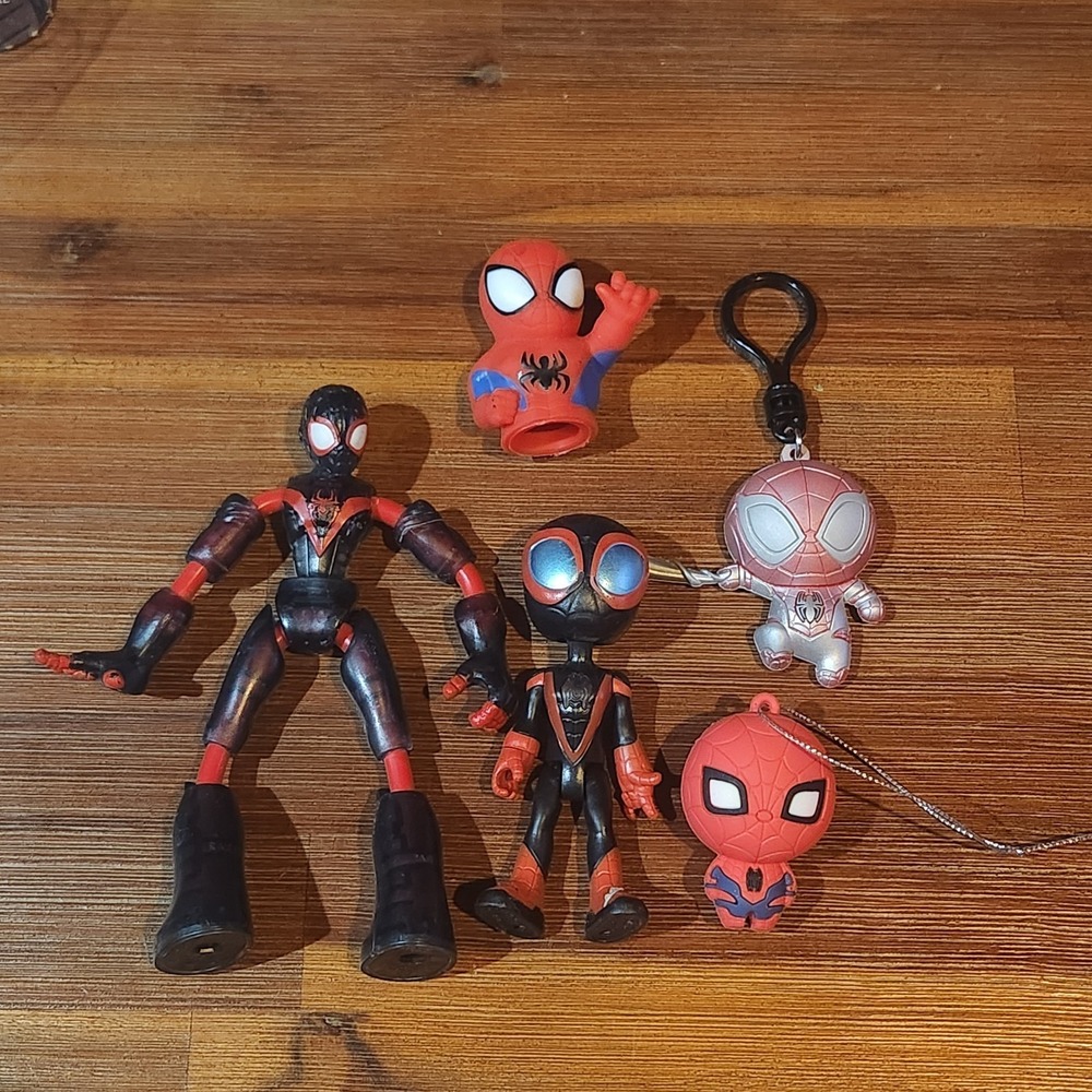 Lot of 5 Spiderman Spidey Action Figures Toys Marvel Hasbro Ornament Clip Bendy
